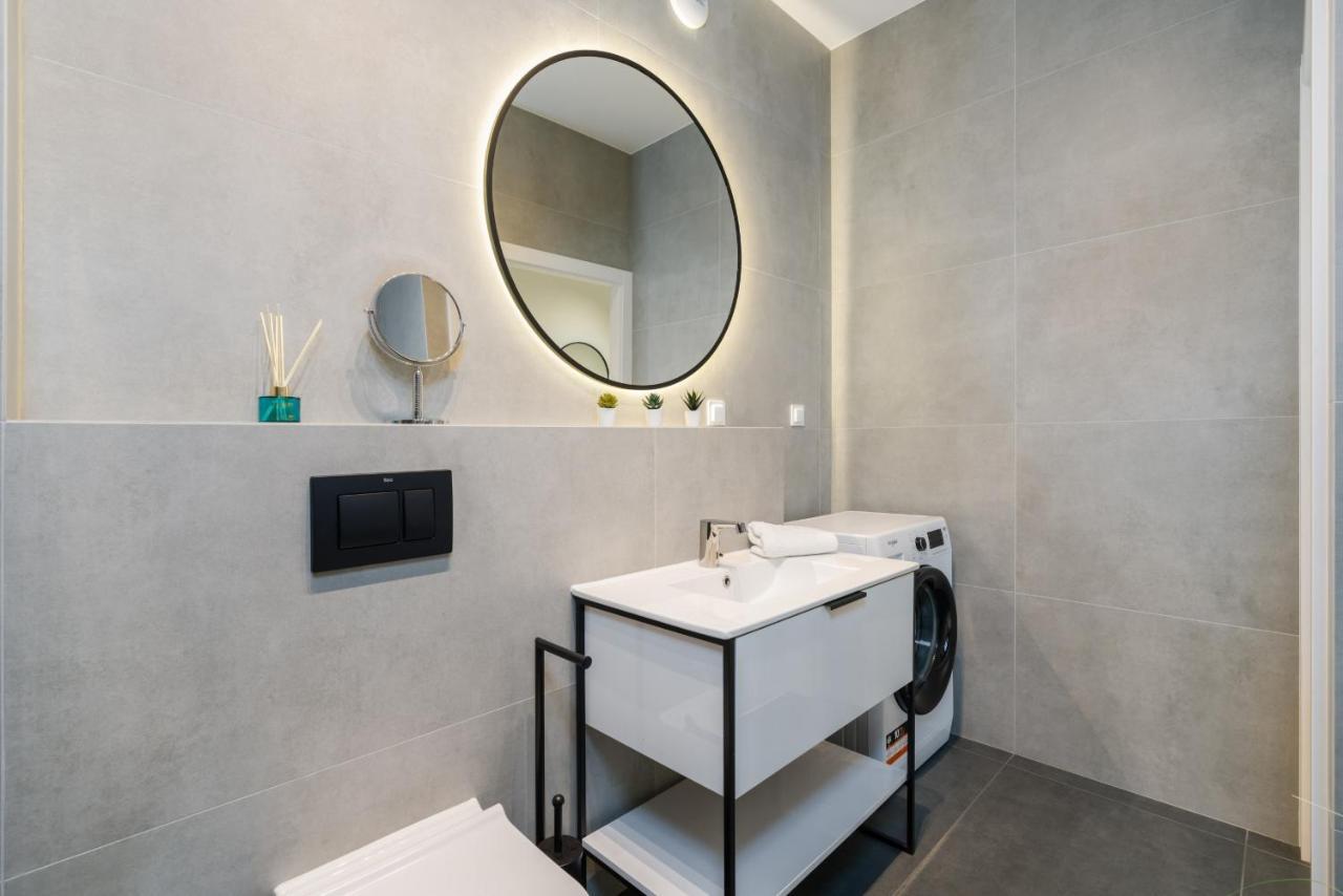 Widokowy Apartament Wojciechowskiego Parking I Loggia By Renters Prestige Познан Екстериор снимка