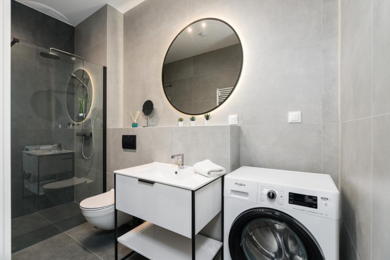 Widokowy Apartament Wojciechowskiego Parking I Loggia By Renters Prestige Познан Екстериор снимка